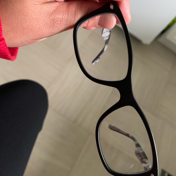 Brand new authentic Raybans - Picture 3 of 5